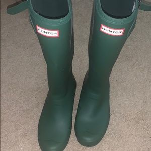 DARK GREEN HUNTER BOOTS !!